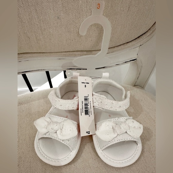 Joe Fresh Other - 🐇 Baby 6~9 Mth Cotton Eyelet Sandals with bow (Size 3) NWT